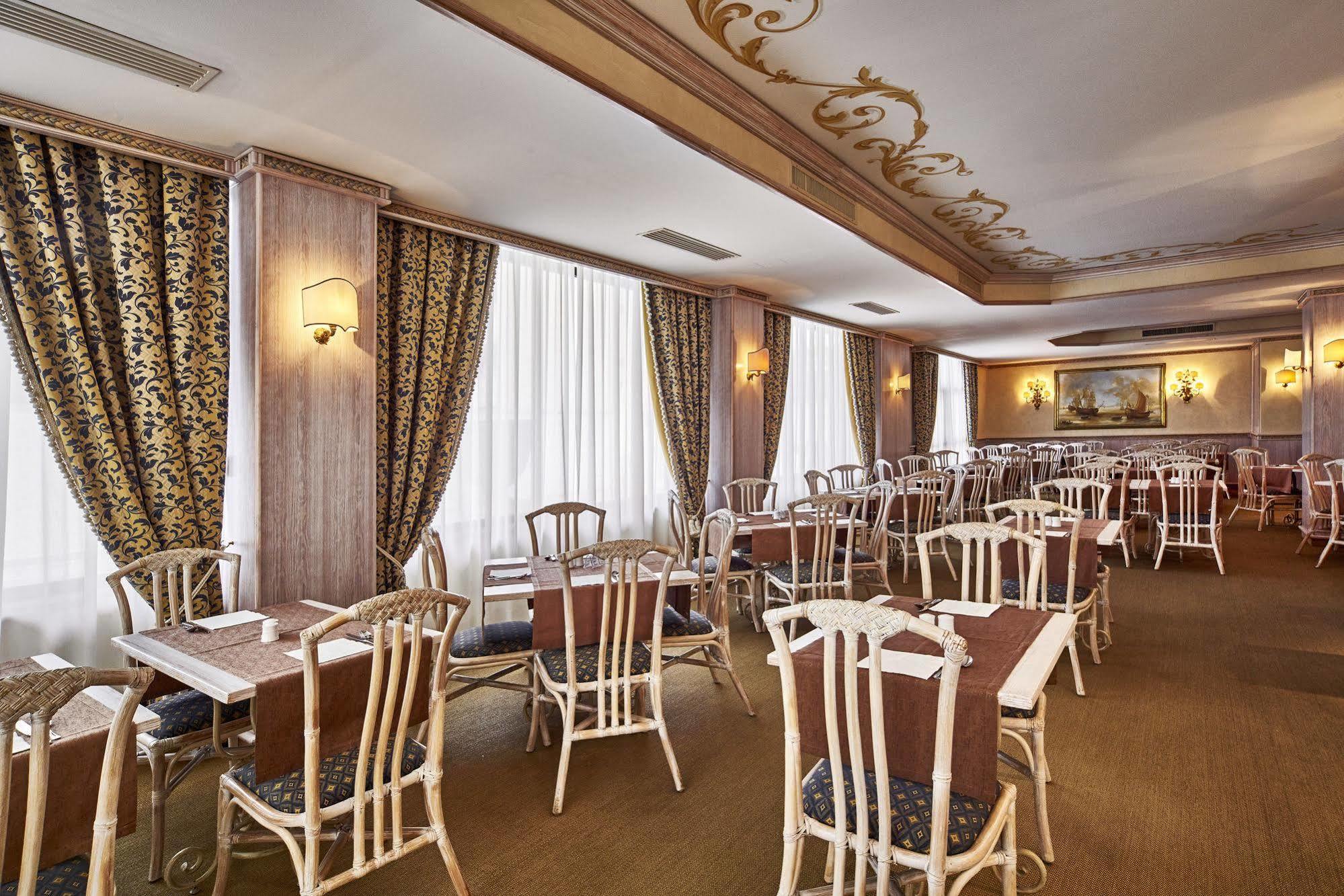 Palace Regina Hotel