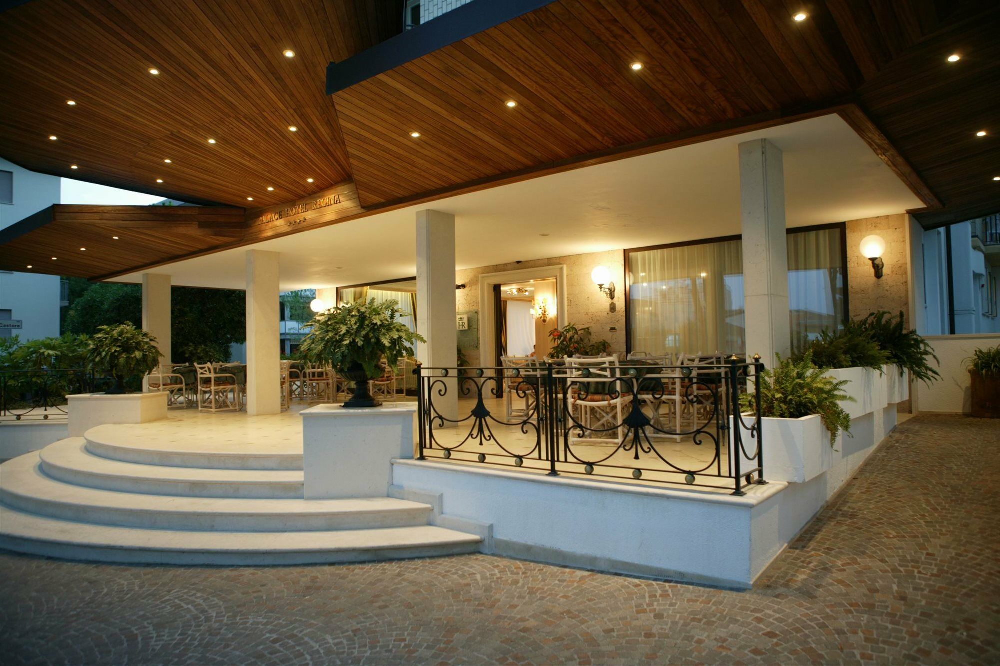 Palace Regina Hotel 4*